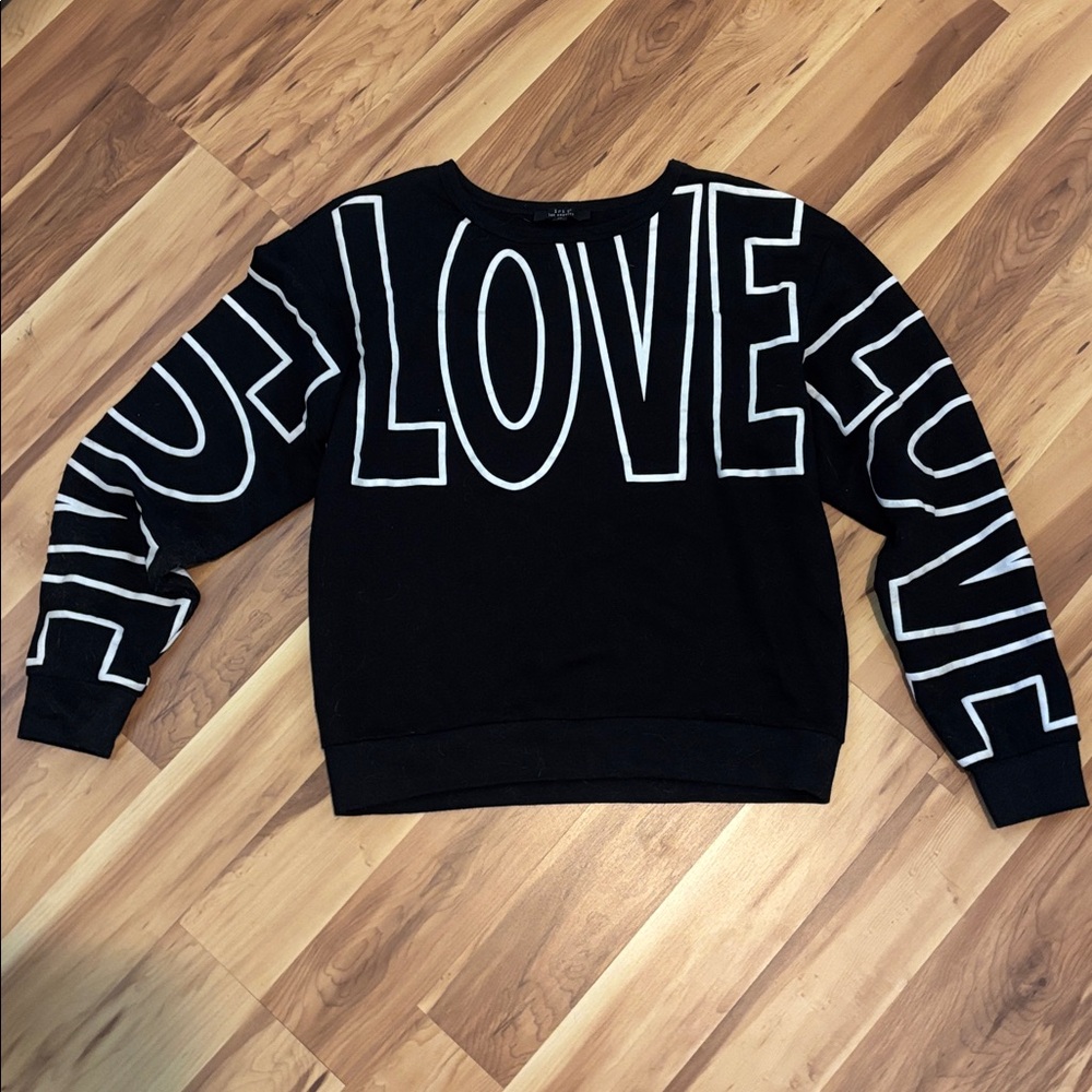 Iris Black and White Love Sweatshirt